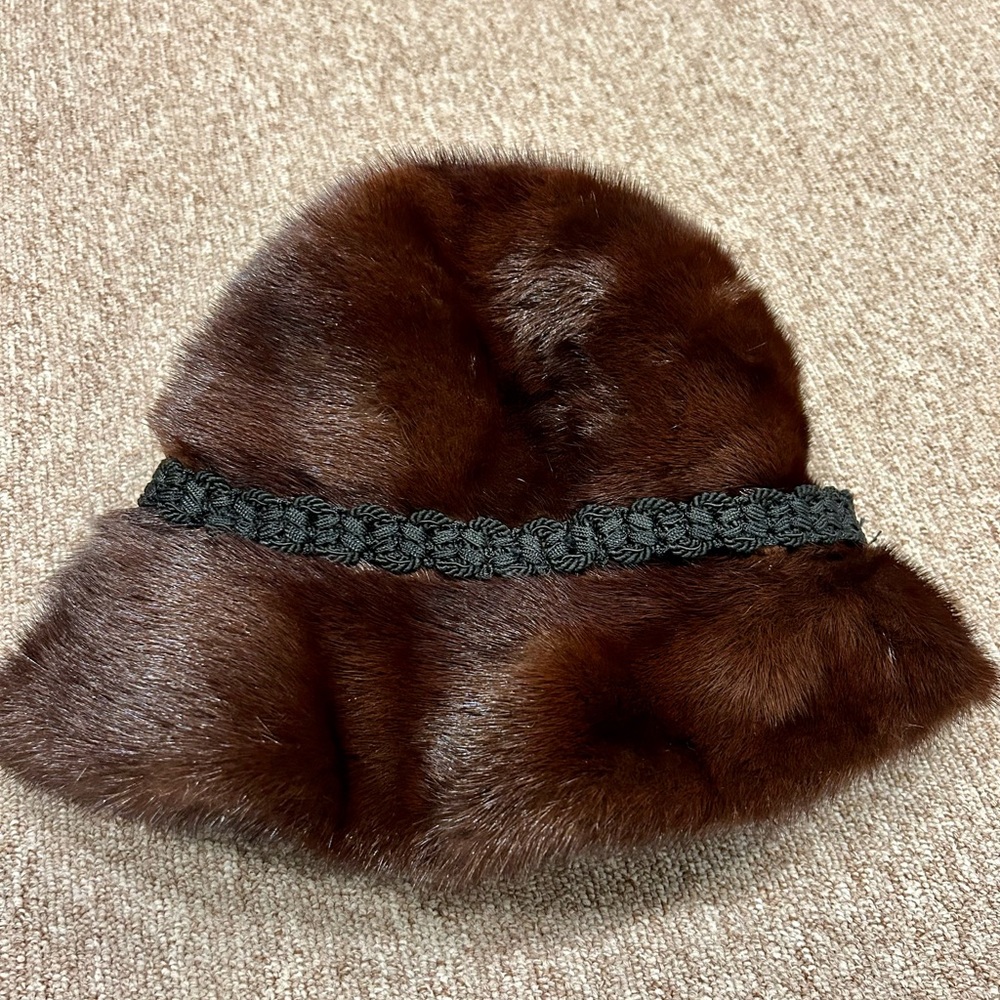 Mink Fur Hat. Pristine. Reversible - image 2